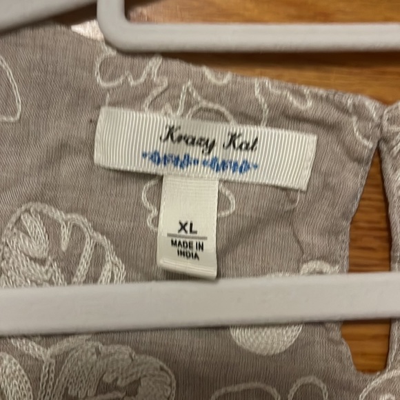 💗Beautiful Top! - Picture 4 of 7